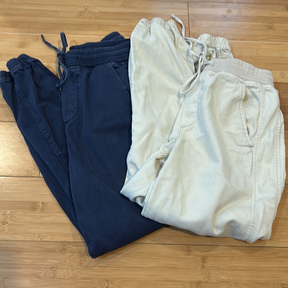 Set of 2 Women’s Gap Pull On Chino Joggers- khaki and navy size XS